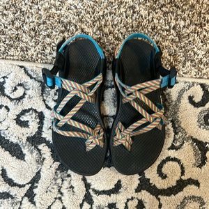 Chaco, girls size 5, rainbow color